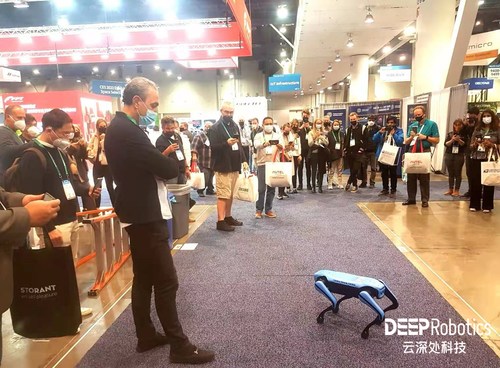 Chú chó robot Jueying Lite2 của DEEP Robotics ra mắt tại CES 2022